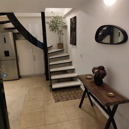 Libra Luxury Maisonette! *