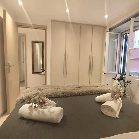Libra Luxury Maisonette! Apartment Corfu (city)