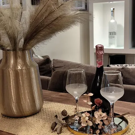 Libra Luxury Maisonette!